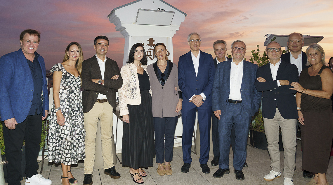 Equipo de Dékuple Iberia, ahora Halley, reunido en su aniversario.